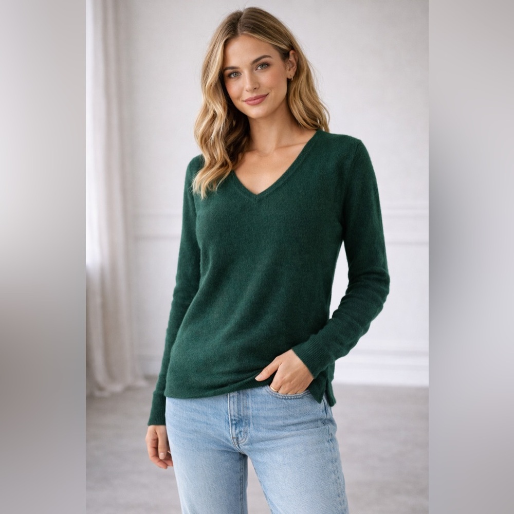 Neiman Marcus Deep Green V-Neck Sweater